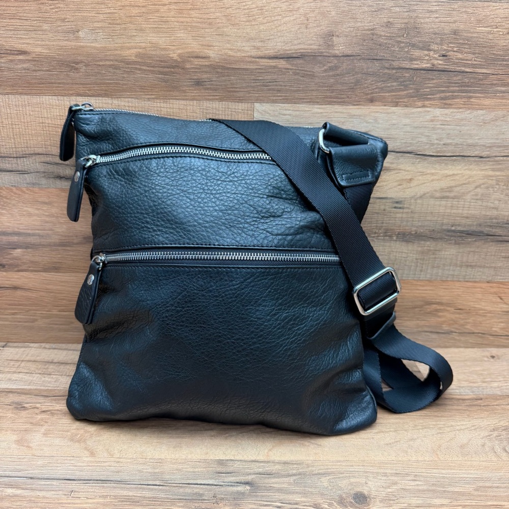 Margot Black Leather Triple Zip Compartment handbag Silver zip Pockets pebbled - Picture 3 of 9